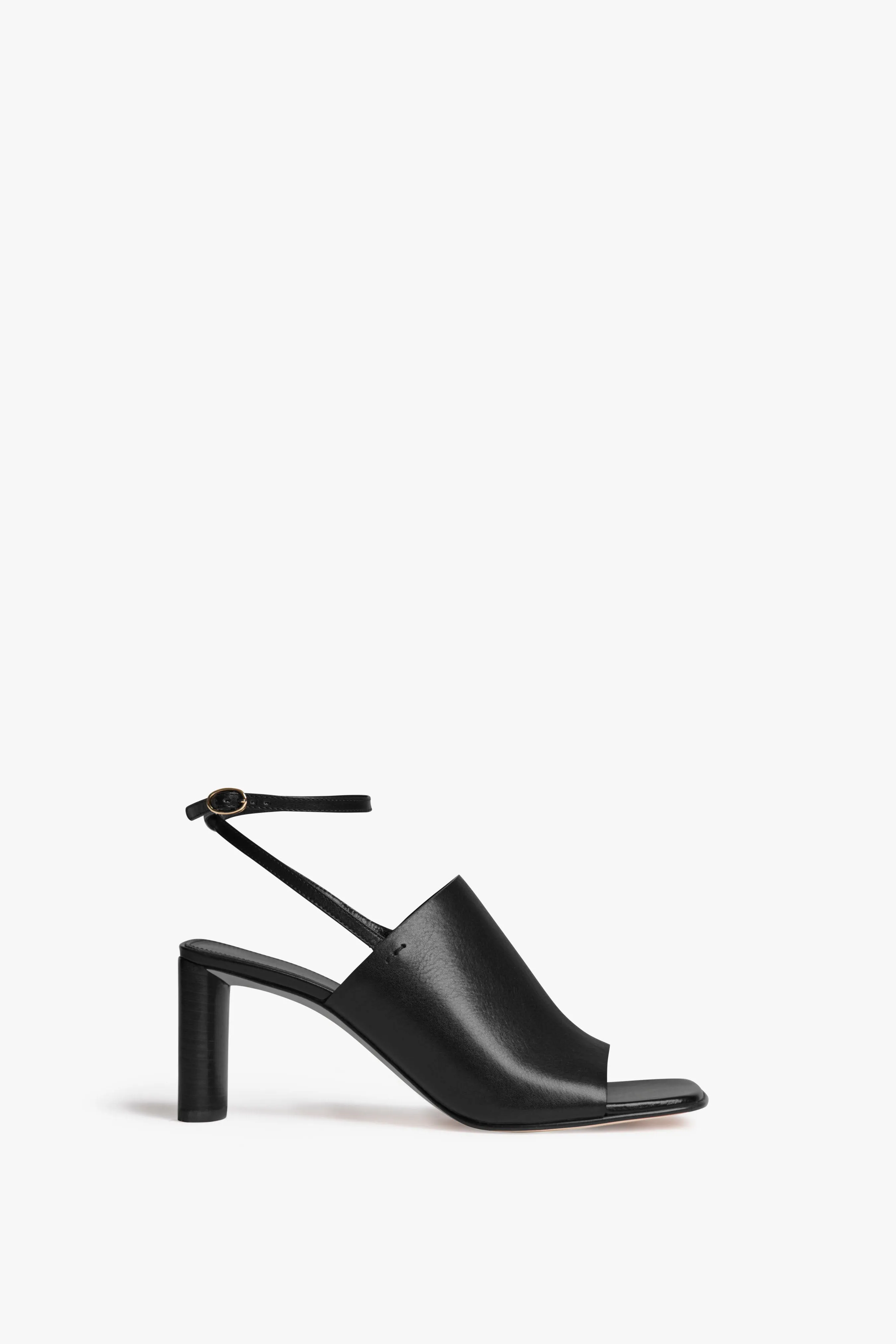 Alina Sandal in Black