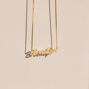 Casella Name Necklace in Box Chain