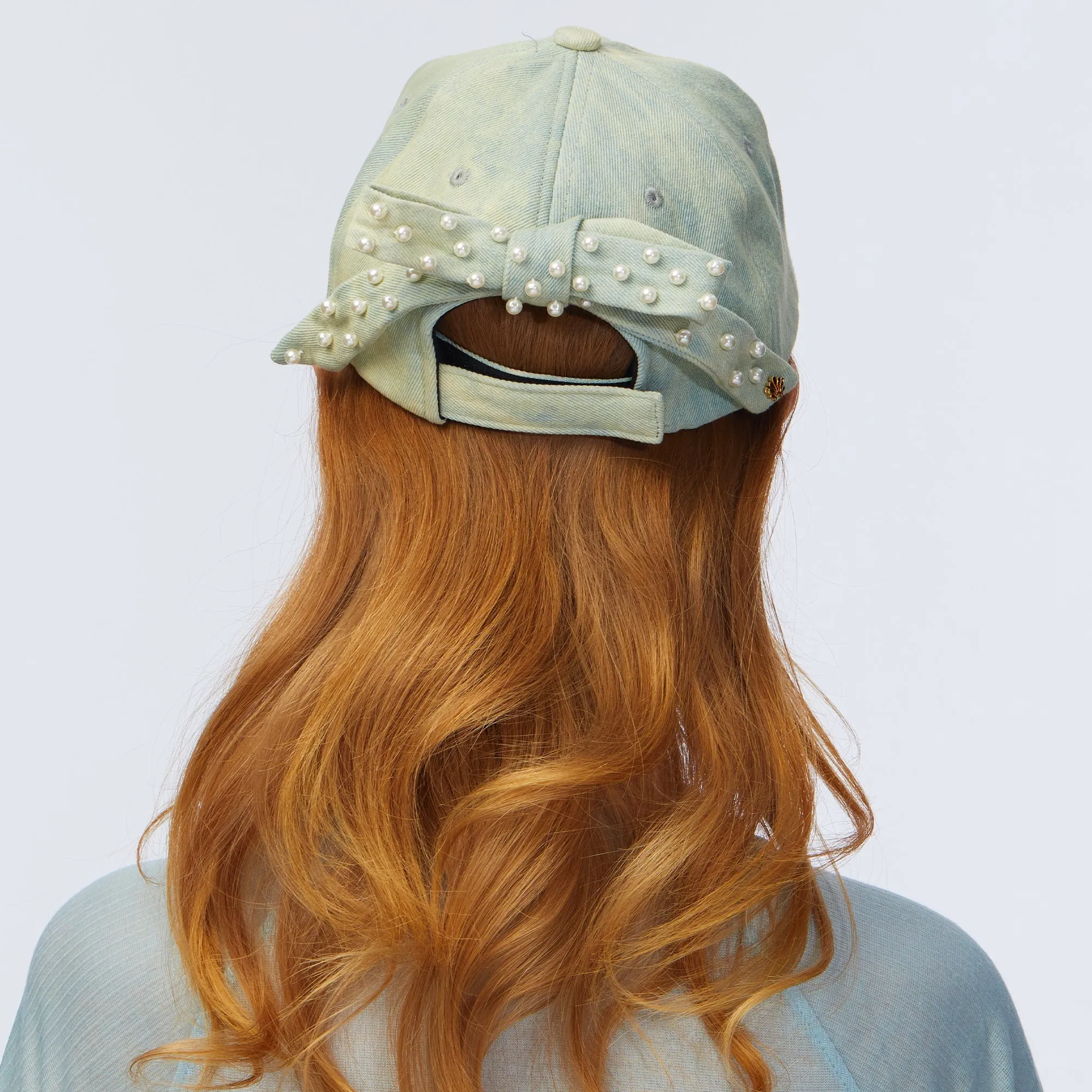 FADED DENIM BOW EMBELLISHED DENIM BASEBALL CAP