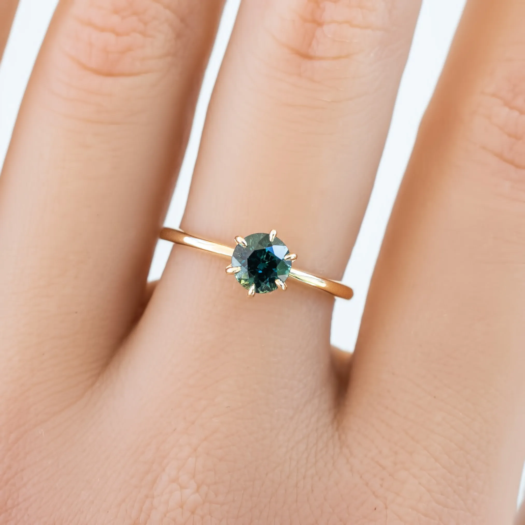 Floryn Ring 0.76ct Peacock Green Queensland Sapphire, 14K Yellow Gold (One of a kind)