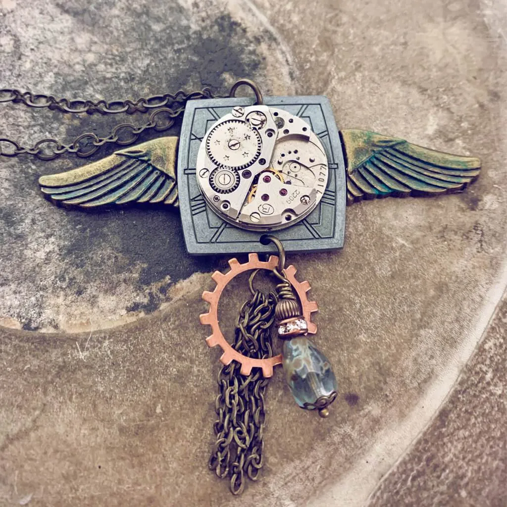 flying through time // steampunk watch and gear necklace