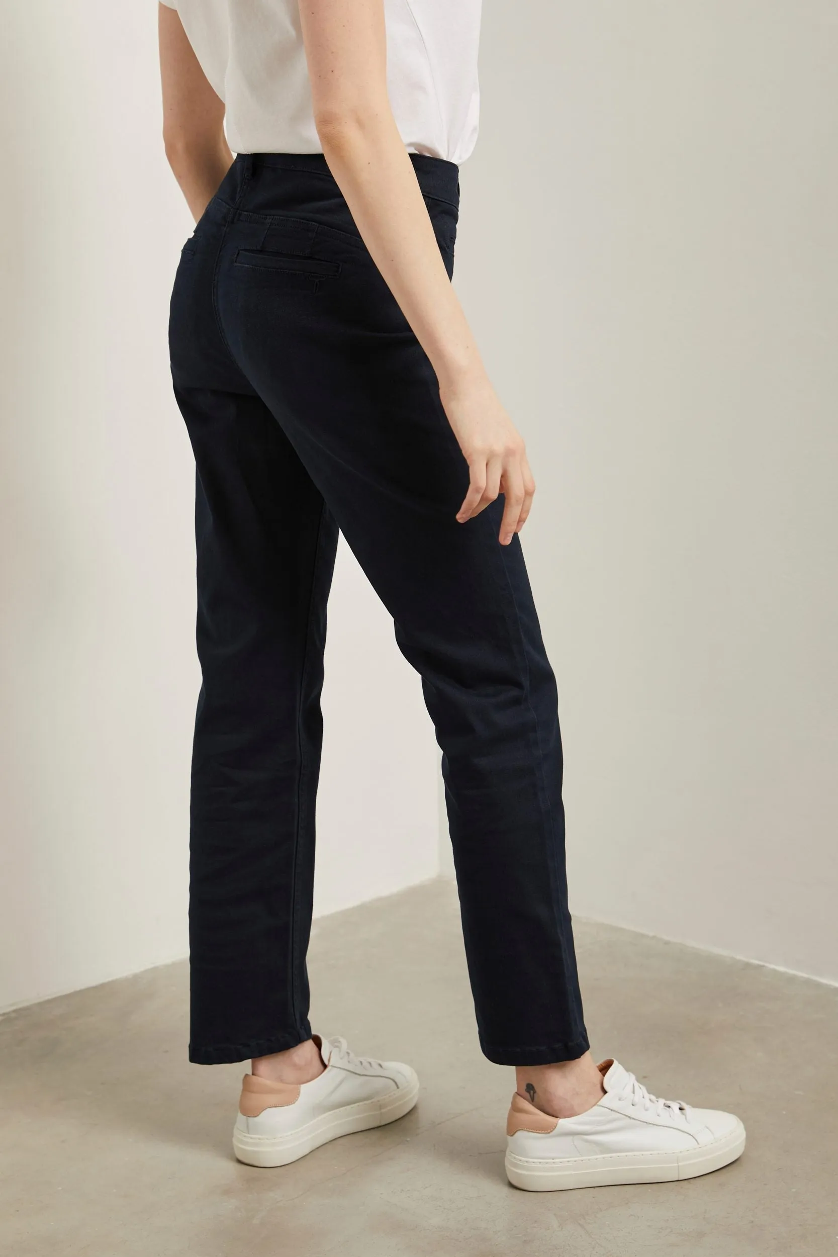 High waist crop pant with embellished button