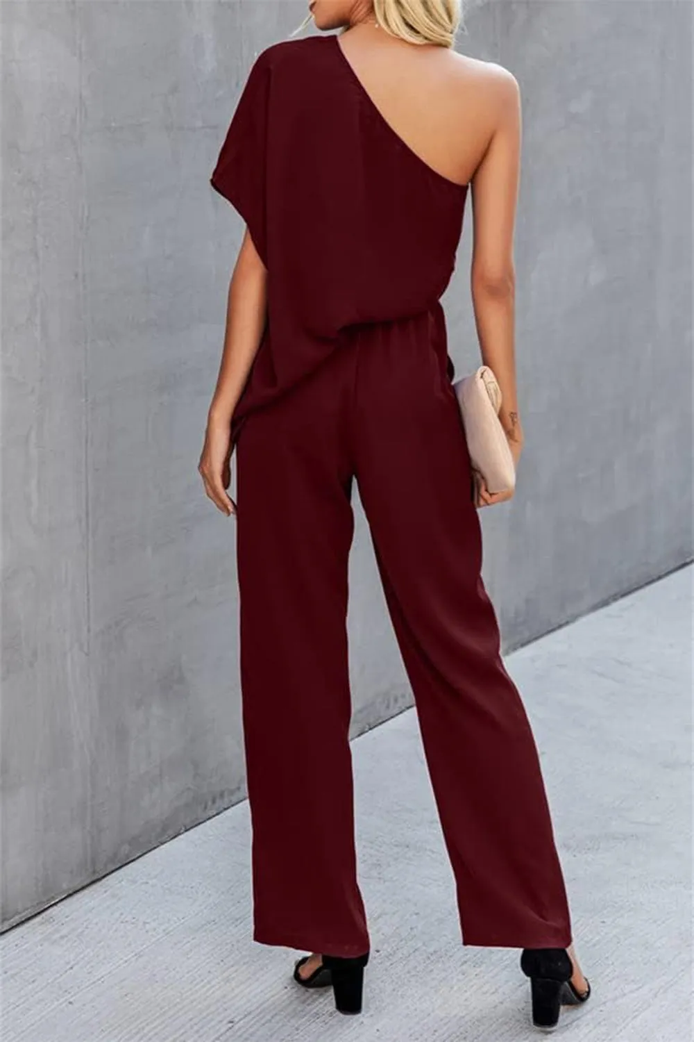 Jumpsuit mit kurzen Ärmeln und einer Schulter von Sunset and Swim