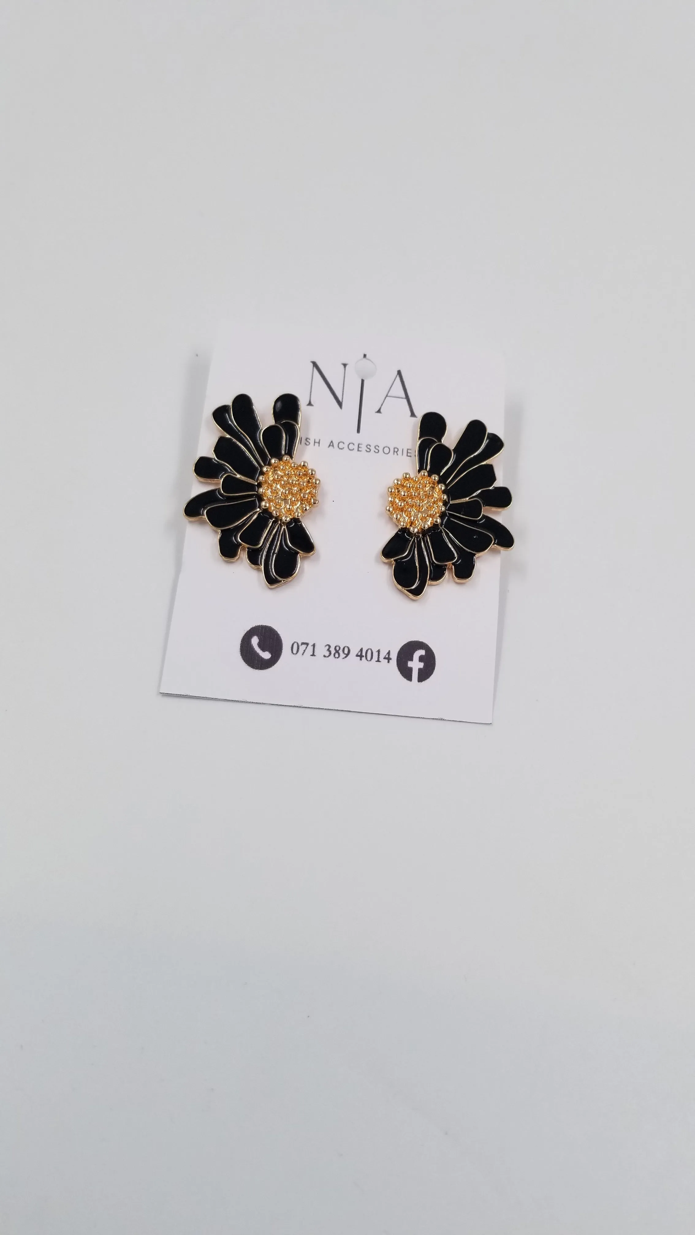 Nish Decor Flower Studs